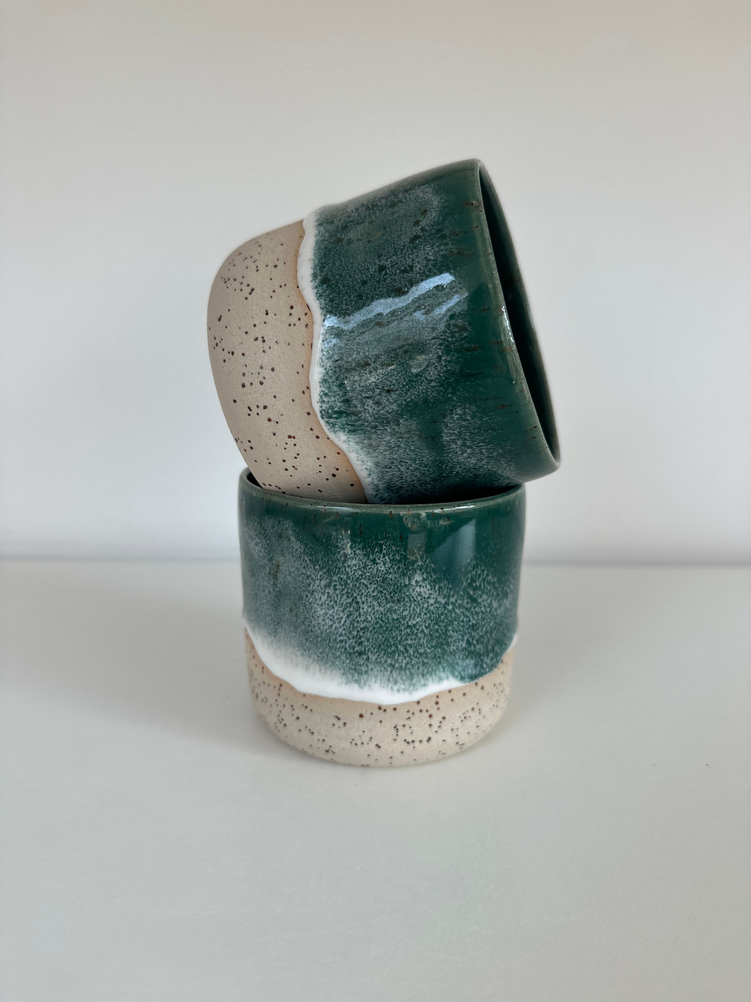 Glatter Becher Grün